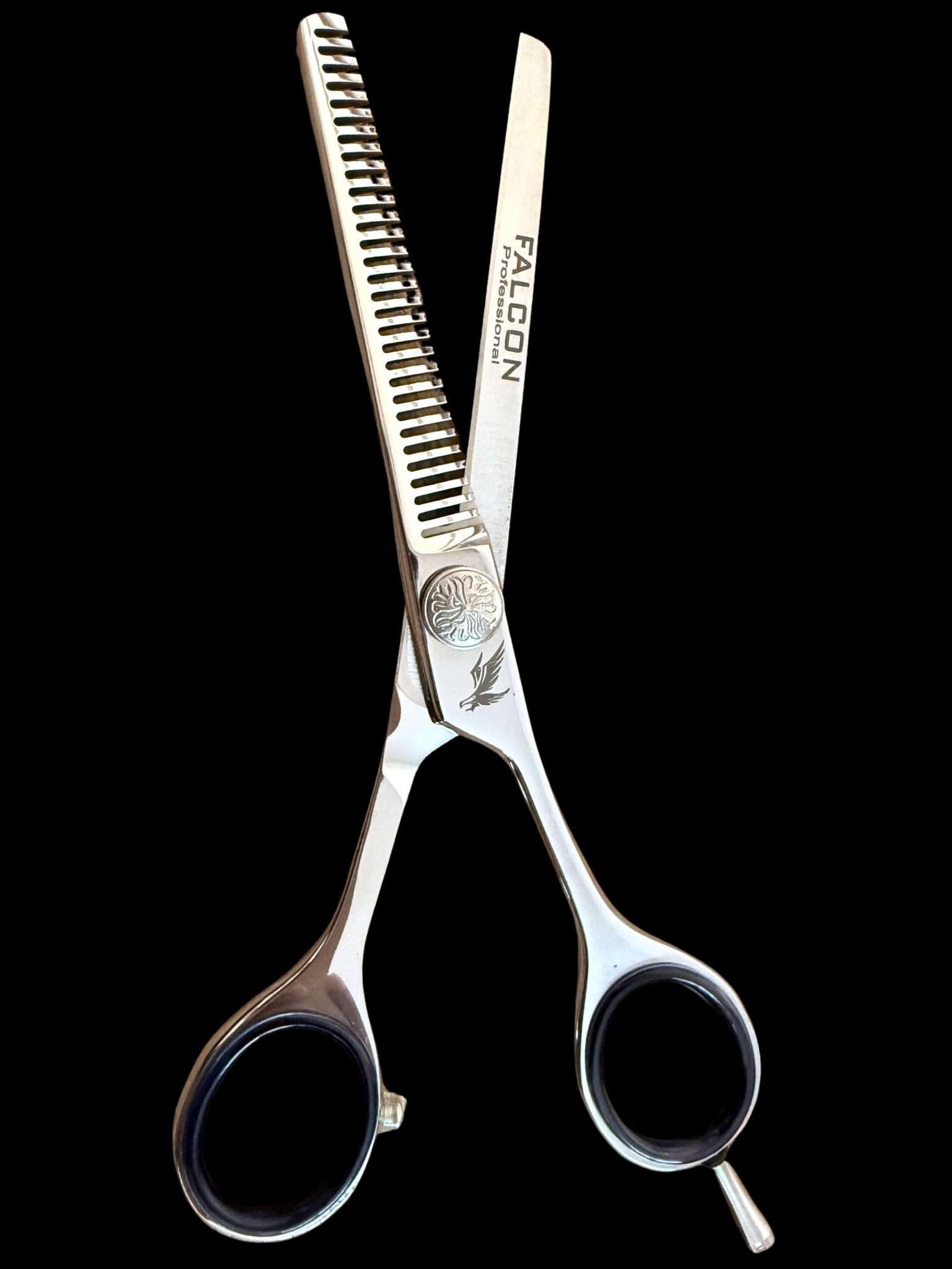 Ergonomic Design in Professional Scissors: Protect Your Health